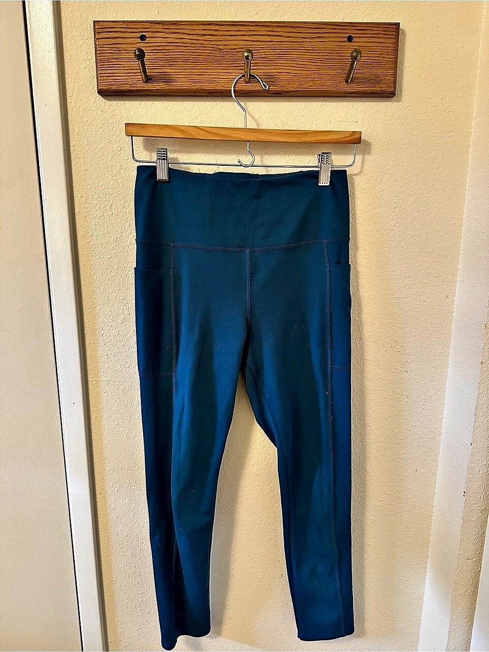 Danskin Deep Blue Athletic Leggings Size Medium
